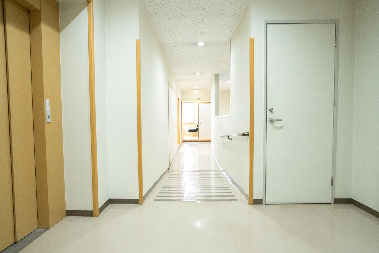 2階エレベーターホール