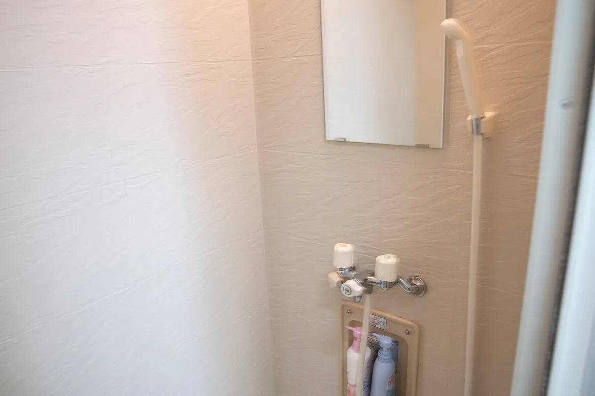 シャワーや洗面台もございます